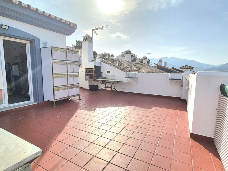 Villa for Sale in Alhaurin Golf, Malaga 39