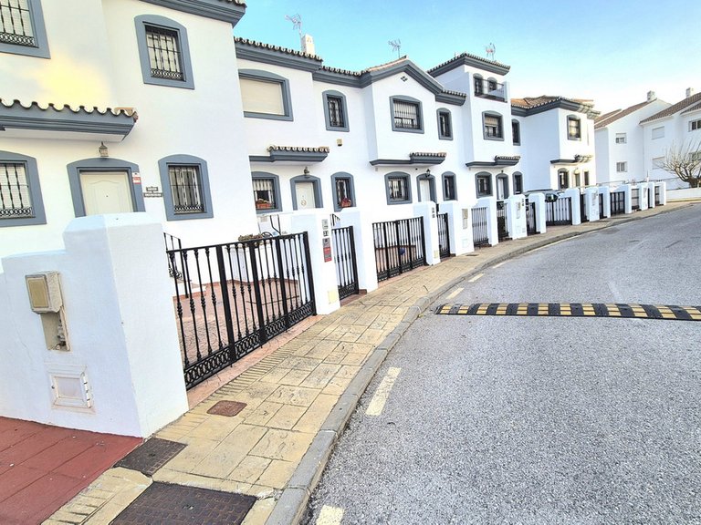 Villa for Sale in Alhaurin Golf, Malaga 41