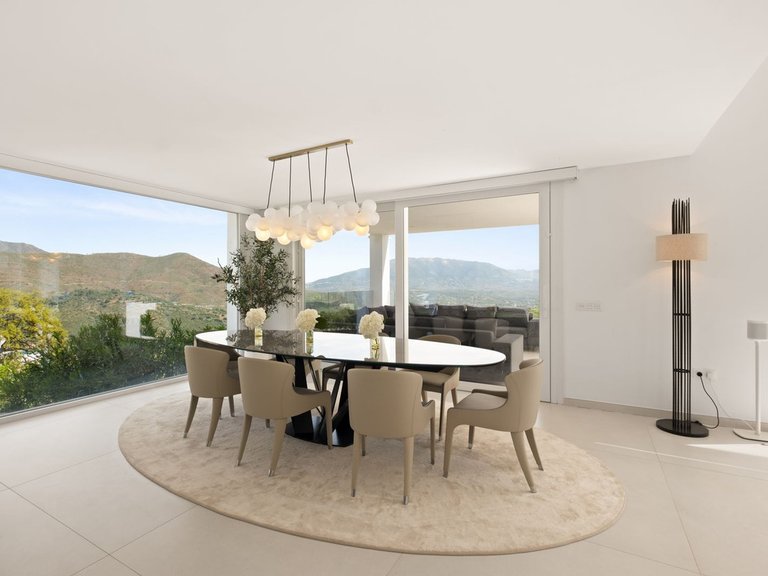 Villa for Sale in La Mairena, Malaga 23