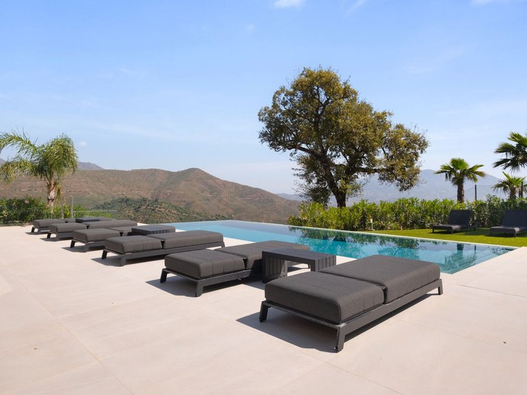 Villa for Sale in La Mairena, Malaga 44