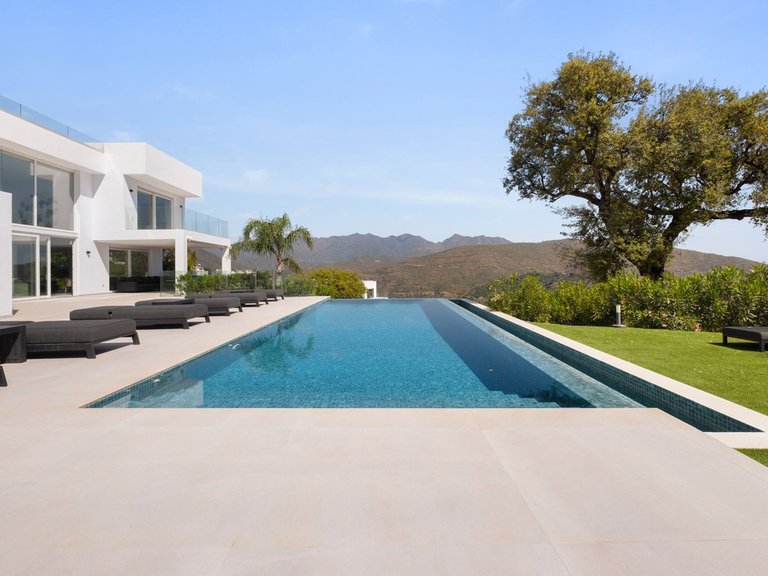 Villa for Sale in La Mairena, Malaga 46