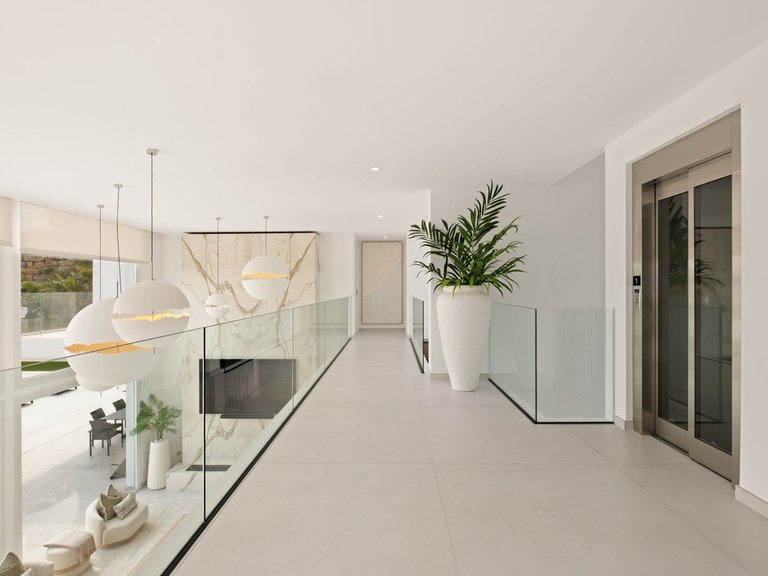 Villa for Sale in La Mairena, Malaga 8