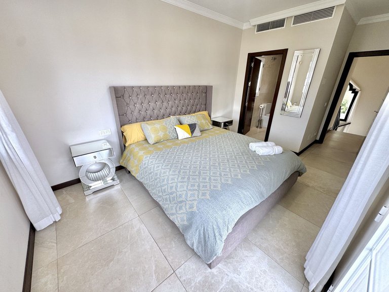 Villa for Sale in Nueva Andalucía, Malaga 19