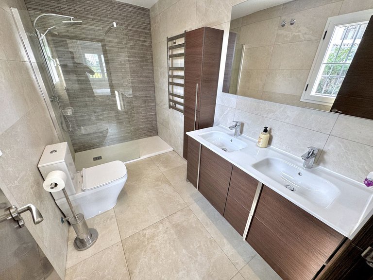Villa for Sale in Nueva Andalucía, Malaga 20