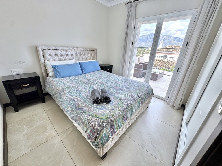 Villa for Sale in Nueva Andalucía, Malaga 24