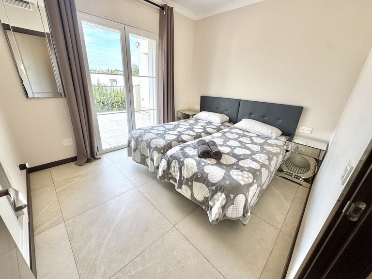 Villa for Sale in Nueva Andalucía, Malaga 25
