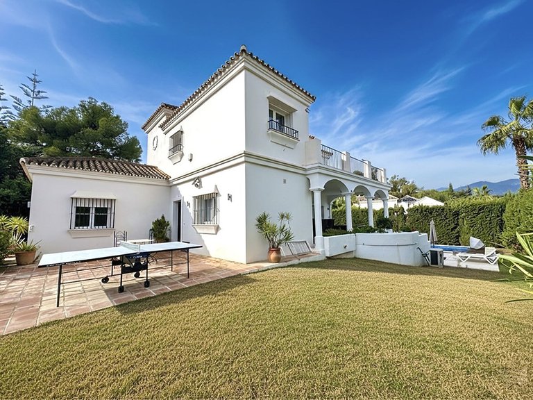 Villa for Sale in Nueva Andalucía, Malaga 3
