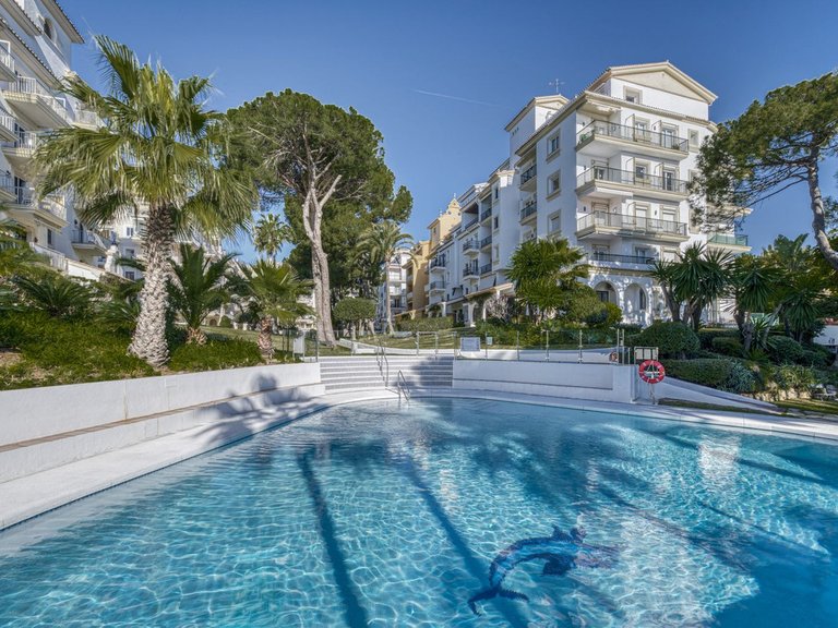 Apartment for Sale in Puerto Banús, Malaga 1