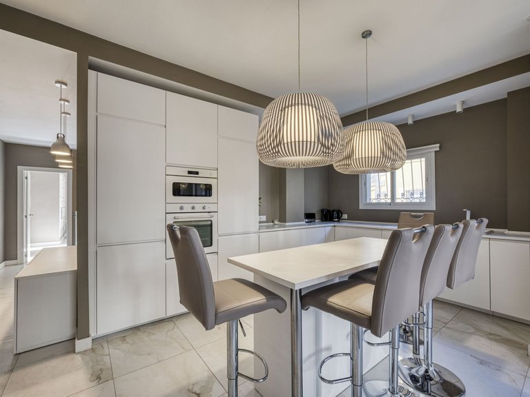Apartment for Sale in Puerto Banús, Malaga 11