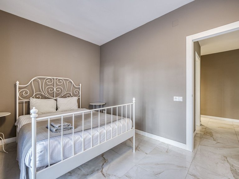 Apartment for Sale in Puerto Banús, Malaga 16