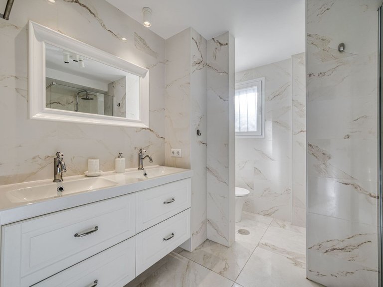 Apartment for Sale in Puerto Banús, Malaga 22