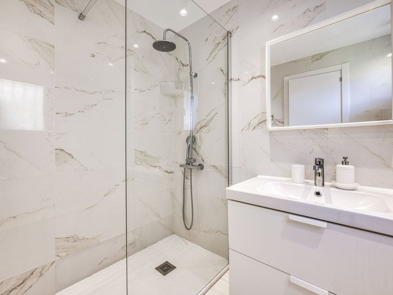 Apartment for Sale in Puerto Banús, Malaga 24