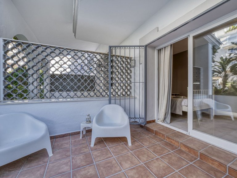 Apartment for Sale in Puerto Banús, Malaga 28
