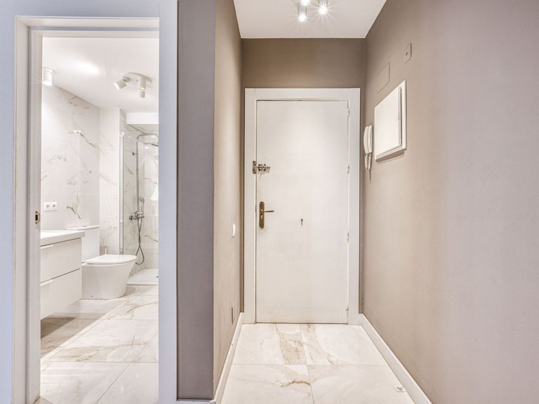 Apartment for Sale in Puerto Banús, Malaga 6