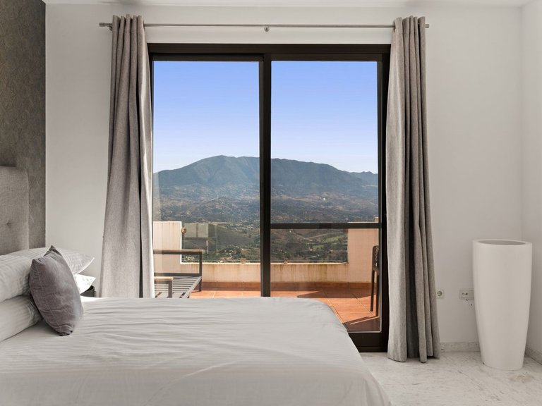 Apartment for Sale in La Mairena, Malaga 11