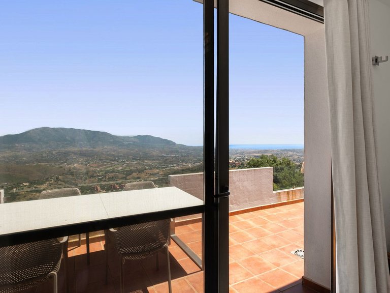 Apartment for Sale in La Mairena, Malaga 15
