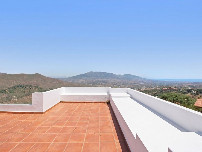 Apartment for Sale in La Mairena, Malaga 32