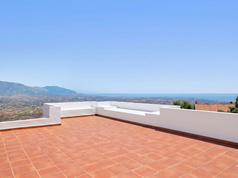 Apartment for Sale in La Mairena, Malaga 33