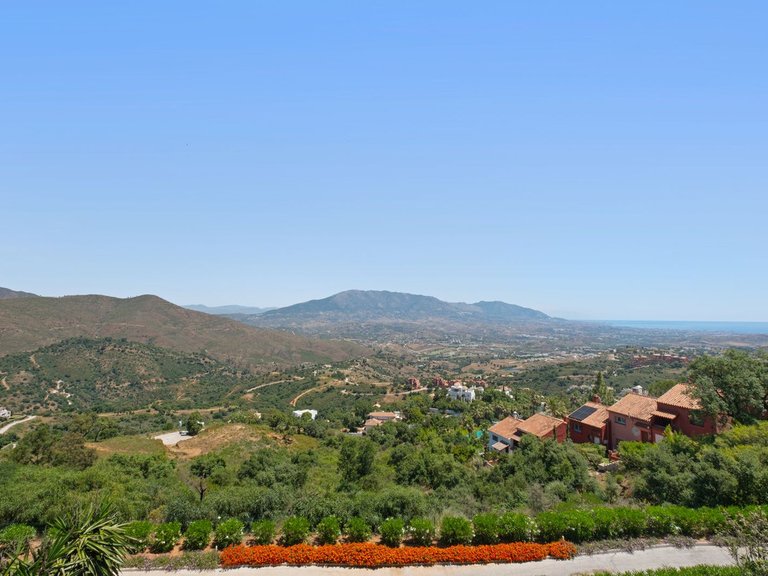 Apartment for Sale in La Mairena, Malaga 35