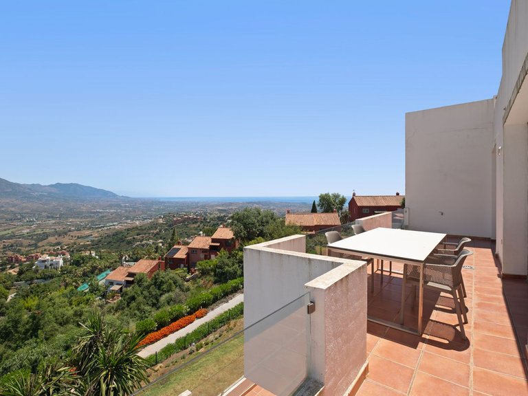 Apartment for Sale in La Mairena, Malaga 37