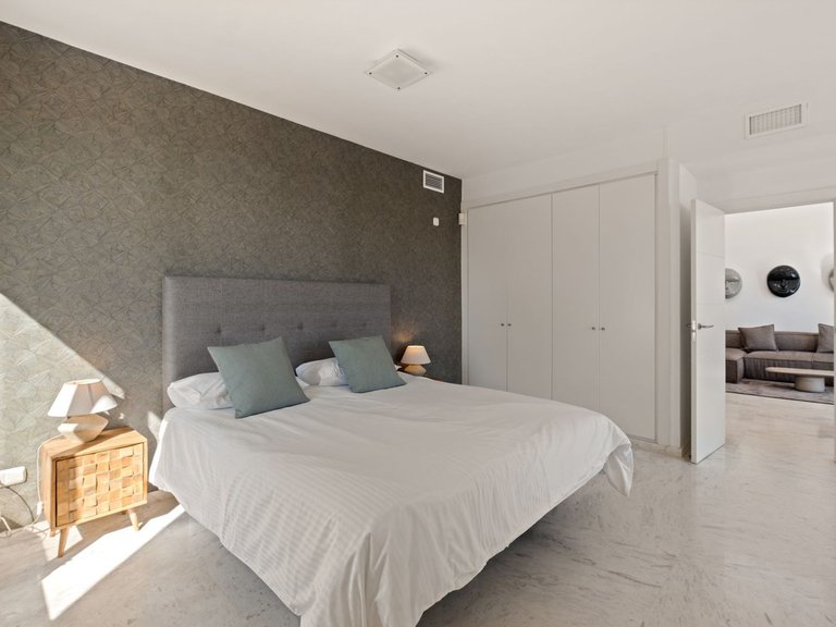 Apartment for Sale in La Mairena, Malaga 4