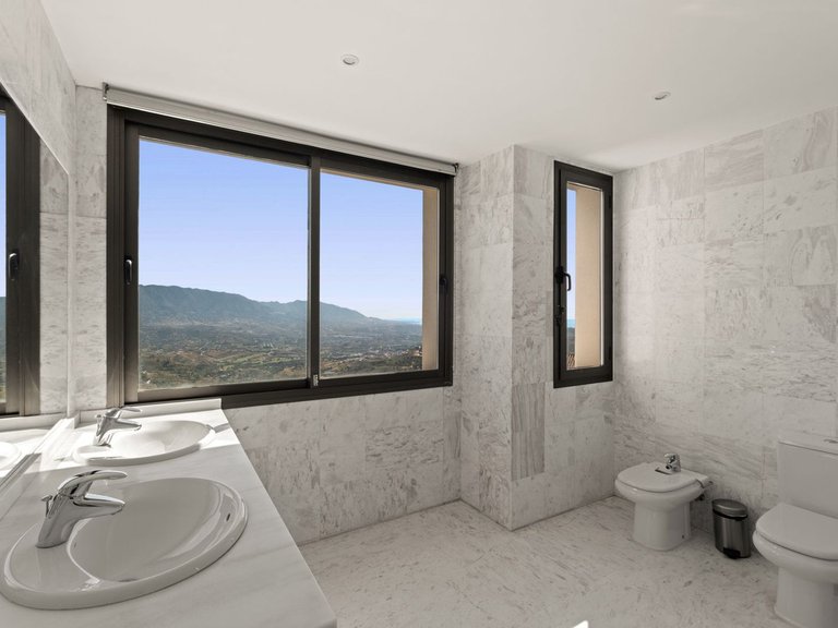 Apartment for Sale in La Mairena, Malaga 7