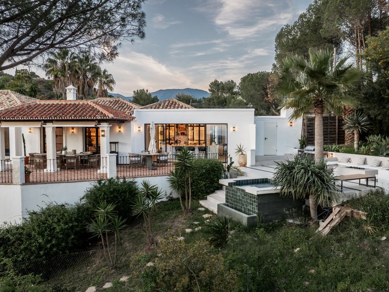Villa for Sale in Benahavís, Malaga 1