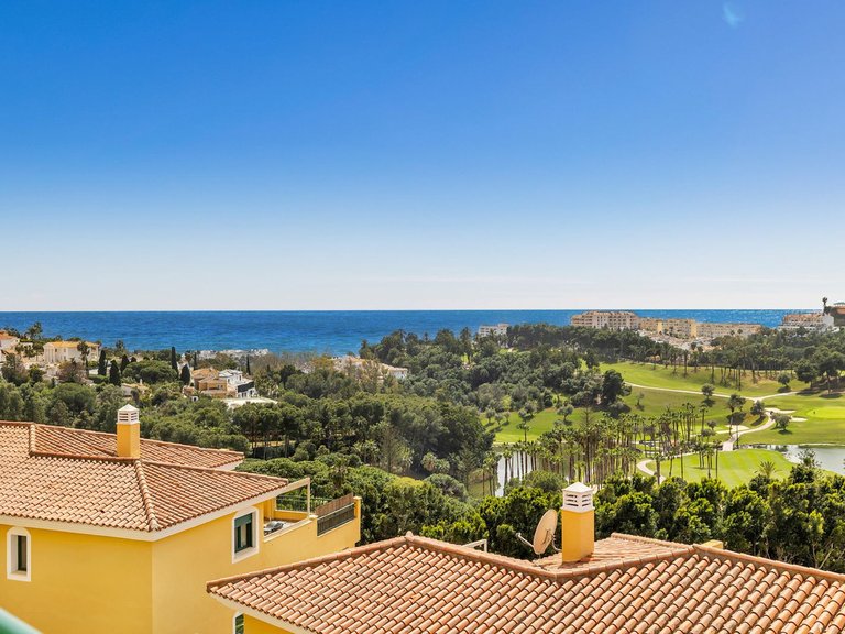 Apartment for Sale in Torrequebrada, Malaga 5