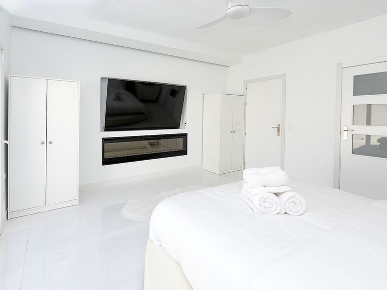 Villa for Sale in Benalmadena, Malaga 28
