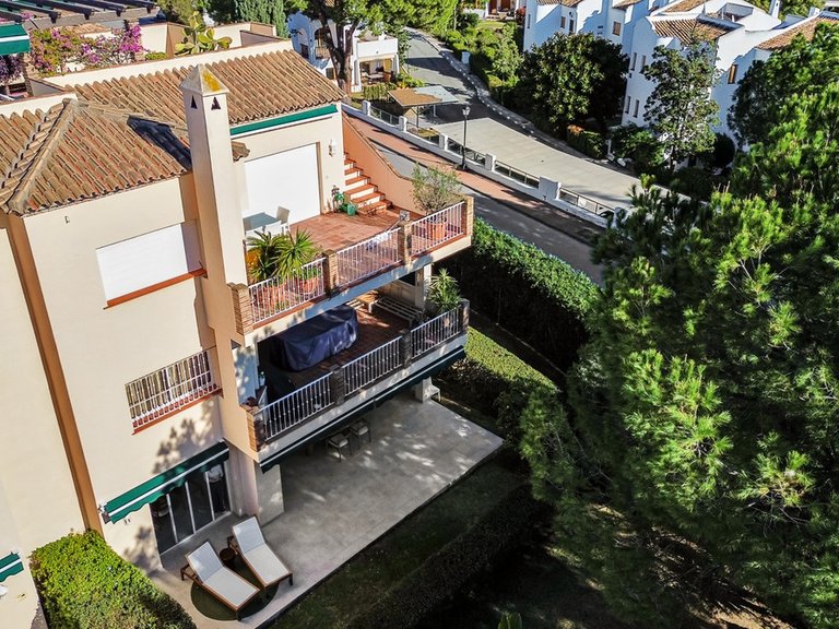 Apartment for Sale in Nueva Andalucía, Malaga 40
