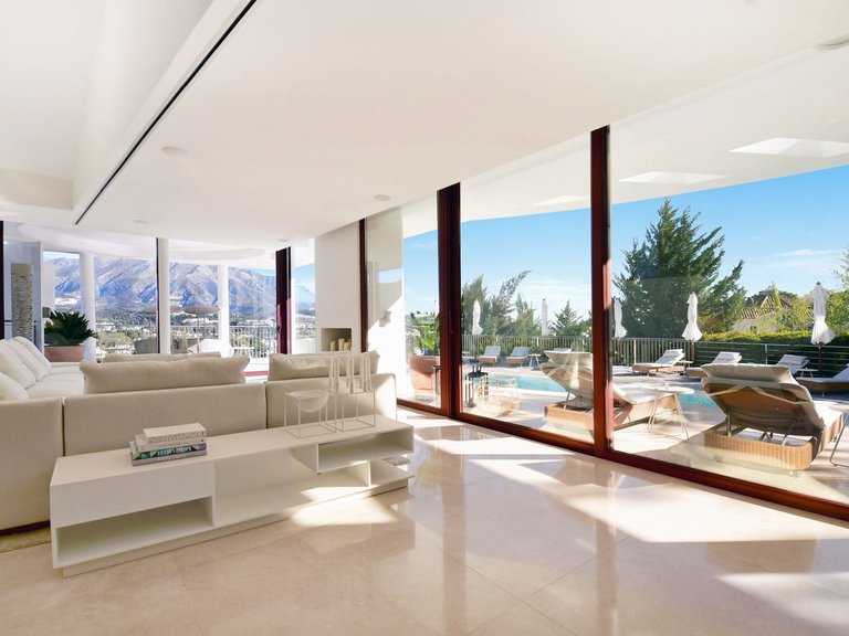 Villa for Sale in Nueva Andalucía, Malaga 10