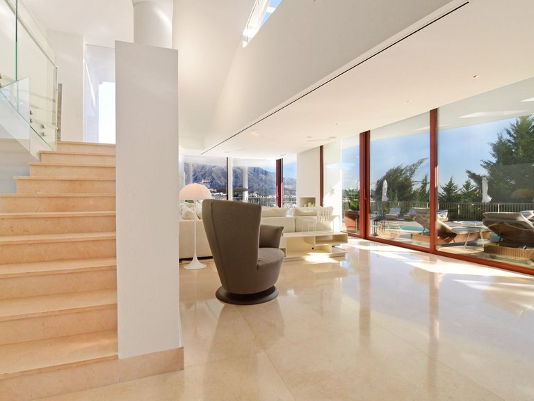 Villa for Sale in Nueva Andalucía, Malaga 11