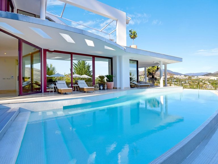 Villa for Sale in Nueva Andalucía, Malaga 17