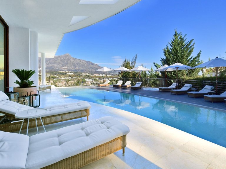Villa for Sale in Nueva Andalucía, Malaga 21