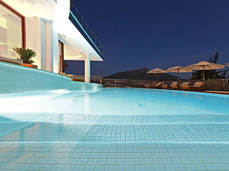 Villa for Sale in Nueva Andalucía, Malaga 3
