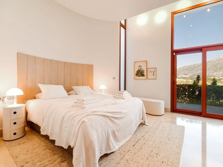Villa for Sale in Nueva Andalucía, Malaga 33