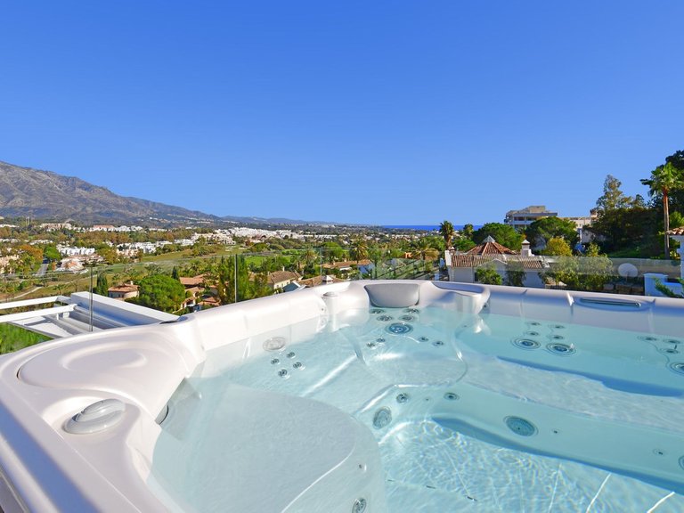 Villa for Sale in Nueva Andalucía, Malaga 58