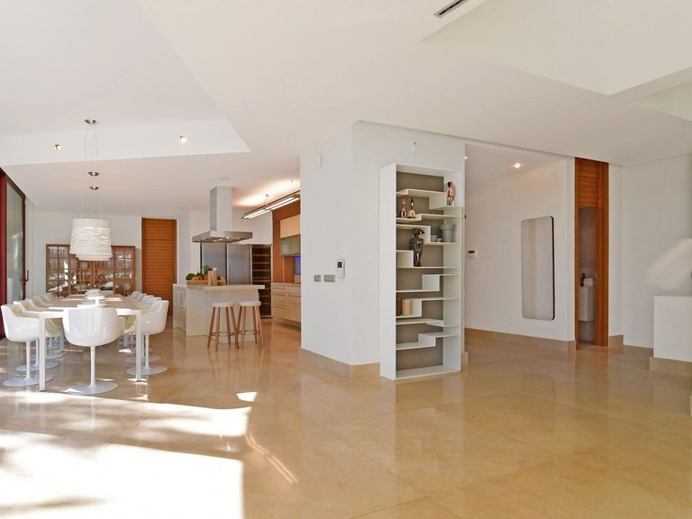 Villa for Sale in Nueva Andalucía, Malaga 7