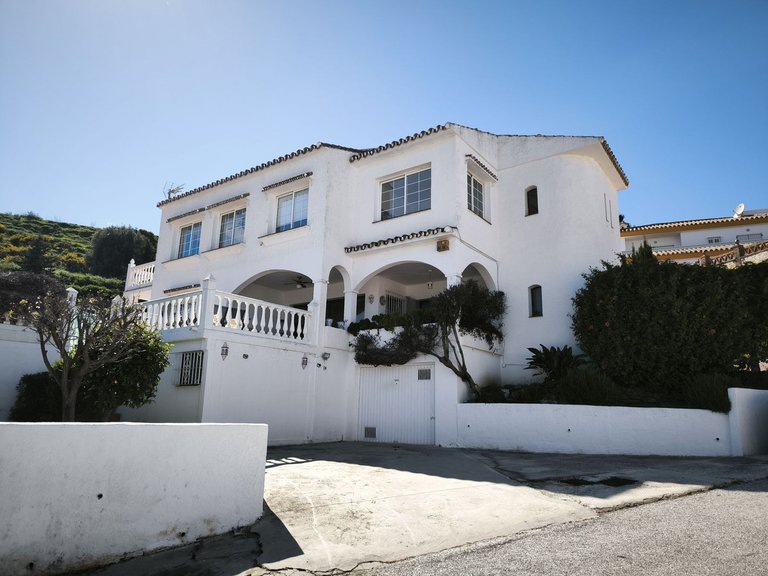 Villa for Sale in Cerros Del Aguila, Malaga 1