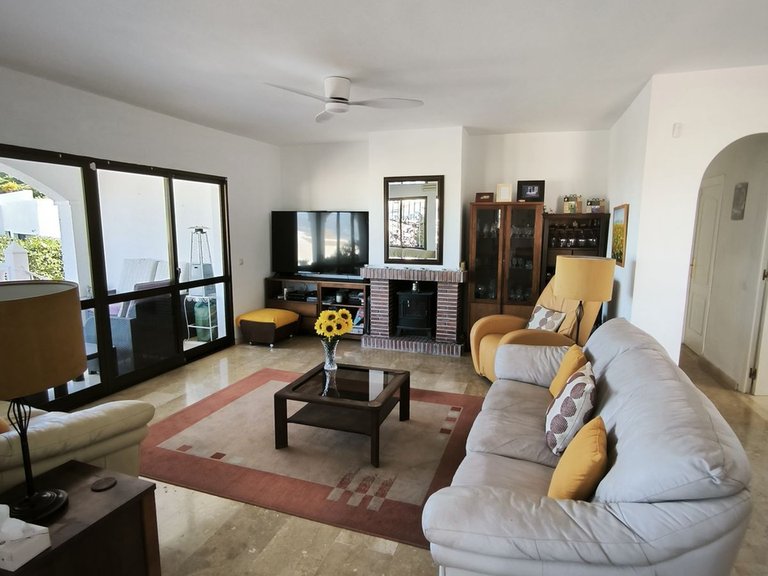 Villa for Sale in Cerros Del Aguila, Malaga 12