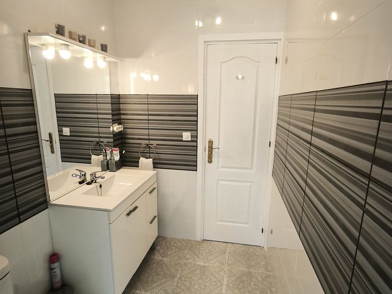 Villa for Sale in Cerros Del Aguila, Malaga 25