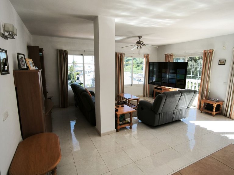 Villa for Sale in Cerros Del Aguila, Malaga 32