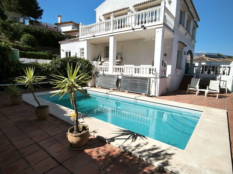 Villa for Sale in Cerros Del Aguila, Malaga 48