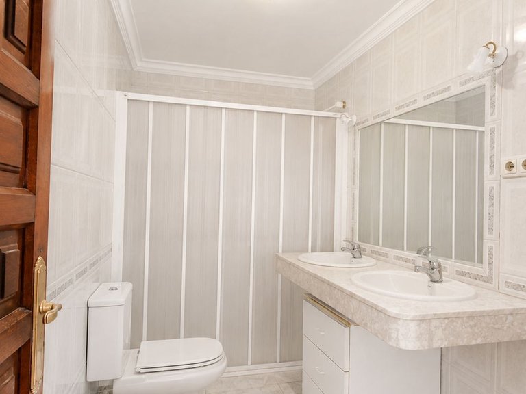 Apartment for Sale in Fuengirola, Malaga 16