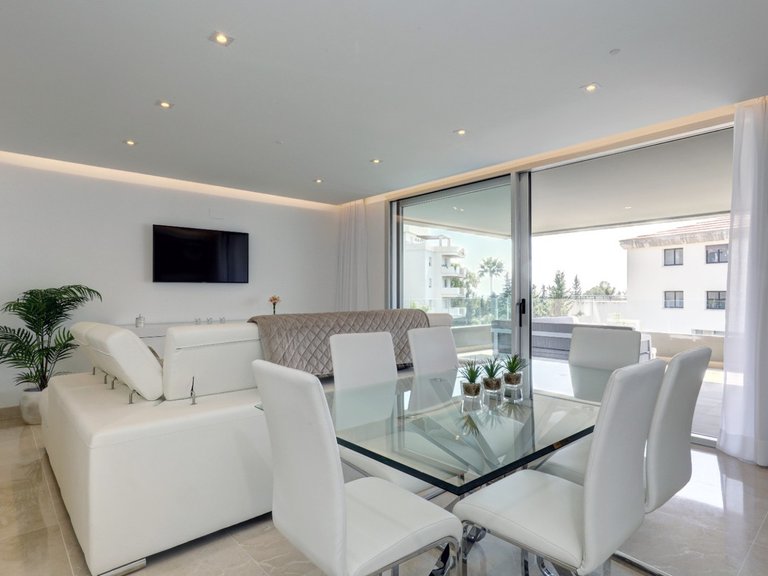 Apartment for Sale in Nueva Andalucía, Malaga 5