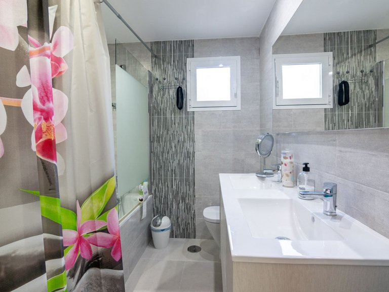 Villa for Sale in Estepona, Malaga 33