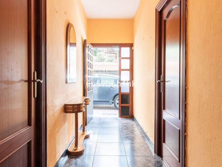 Apartment for Sale in Las Lagunas, Malaga 15