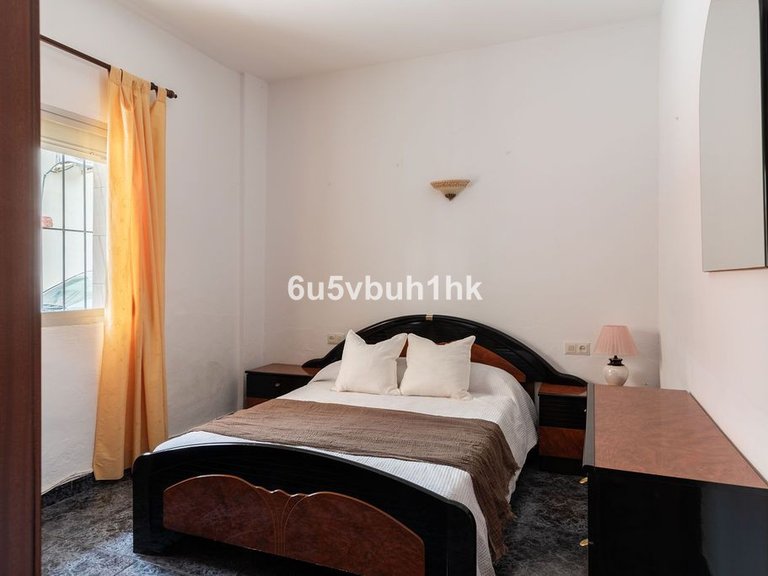 Apartment for Sale in Las Lagunas, Malaga 7
