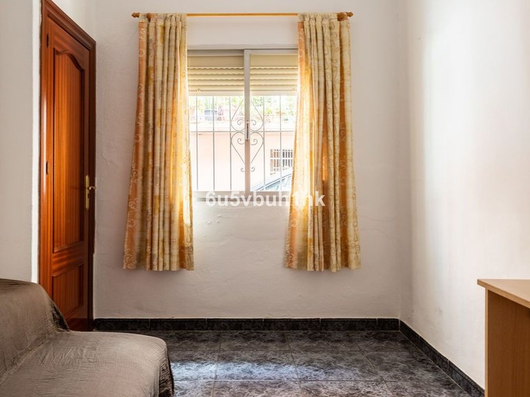 Apartment for Sale in Las Lagunas, Malaga 9