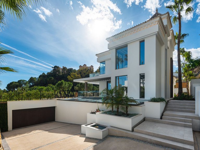 Villa for Sale in Benahavís, Malaga 31
